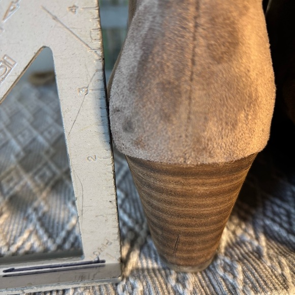 Dr. Scholl’s Dakota Wedge Lace up Ankle Booties. Size 6. Tan, 2” heel. - Picture 8 of 10